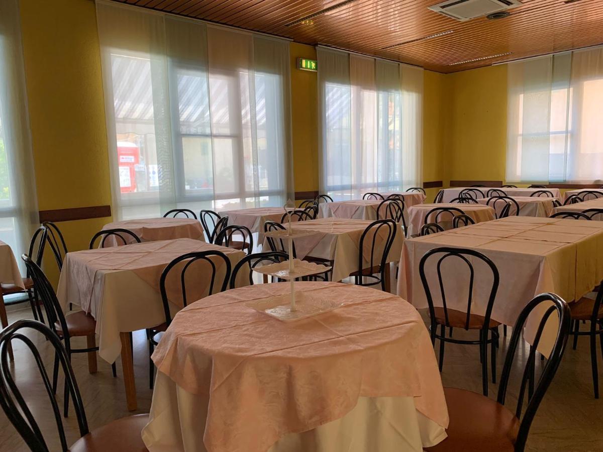 Hotel Estense Rimini Eksteriør bilde