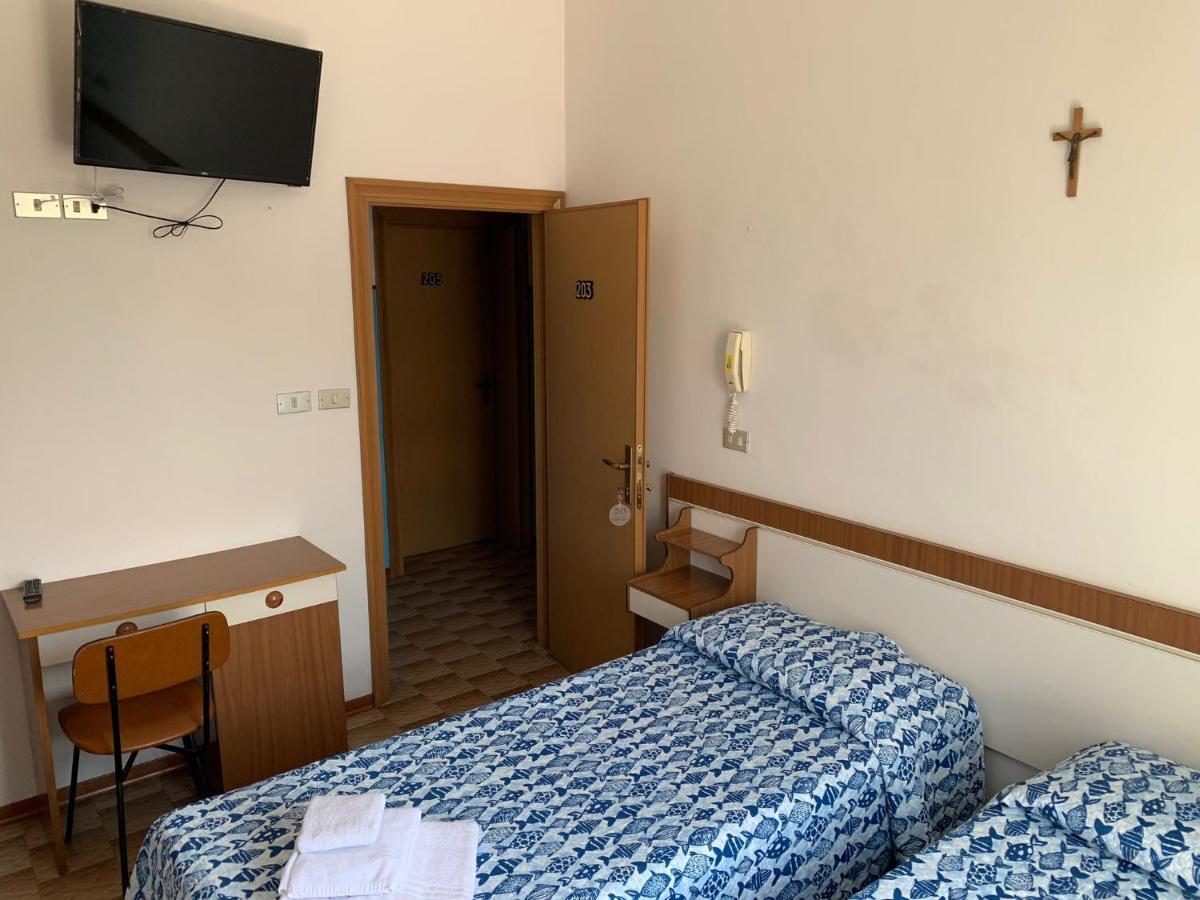 Hotel Estense Rimini Eksteriør bilde