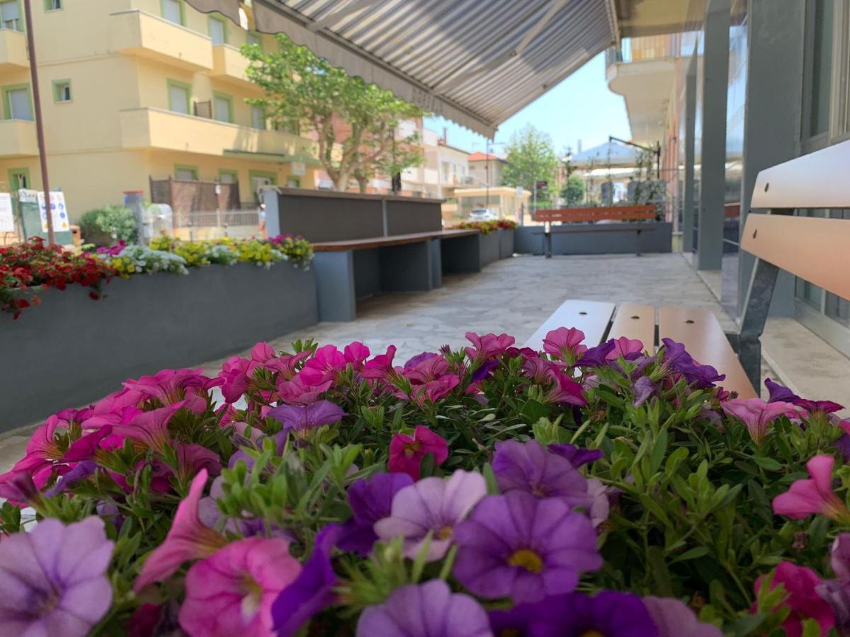 Hotel Estense Rimini Eksteriør bilde